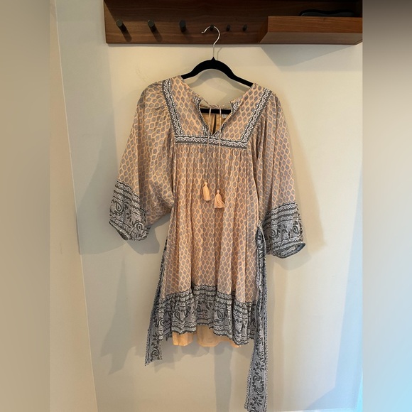 CLEOBELLA Magdalena Mini Dress in Scallop Block Print. Size medium - Picture 4 of 9